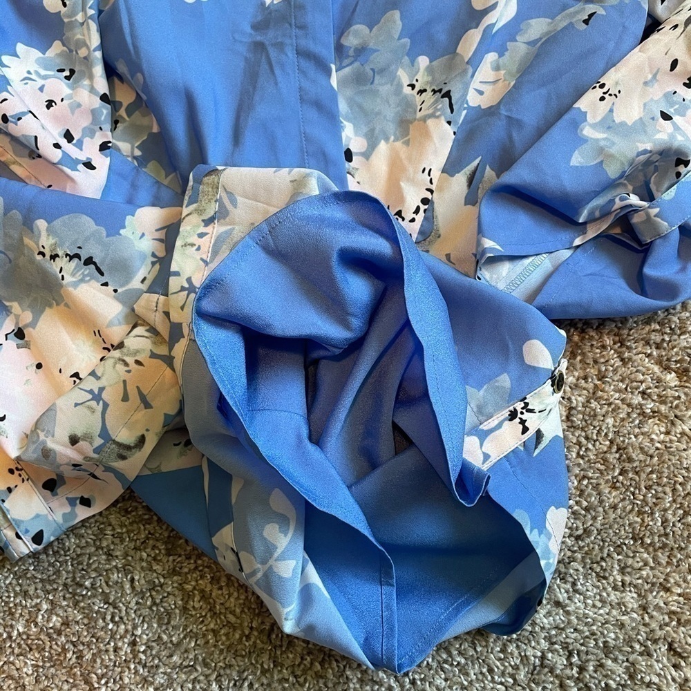 Yumi Kim blue floral spring romper size small - Picture 9 of 9